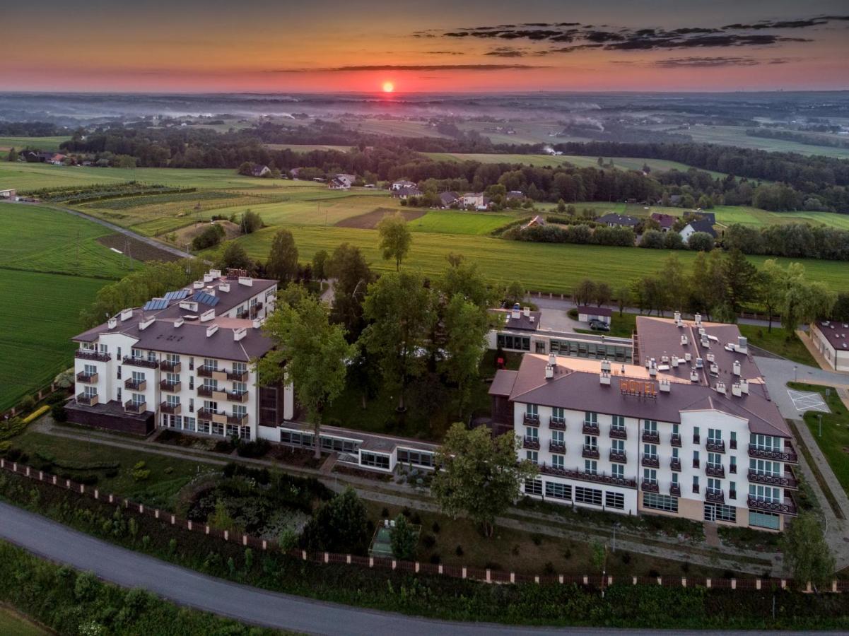 Hotel Radocza Park Business Экстерьер фото