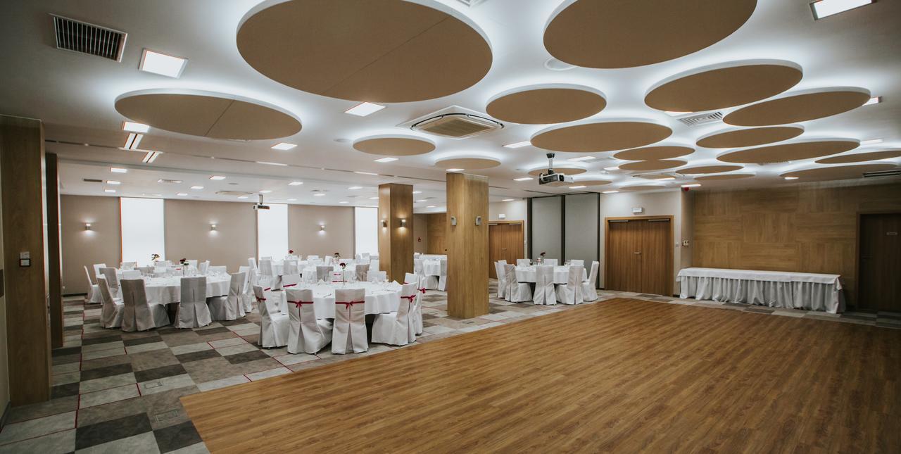 Hotel Radocza Park Business Экстерьер фото