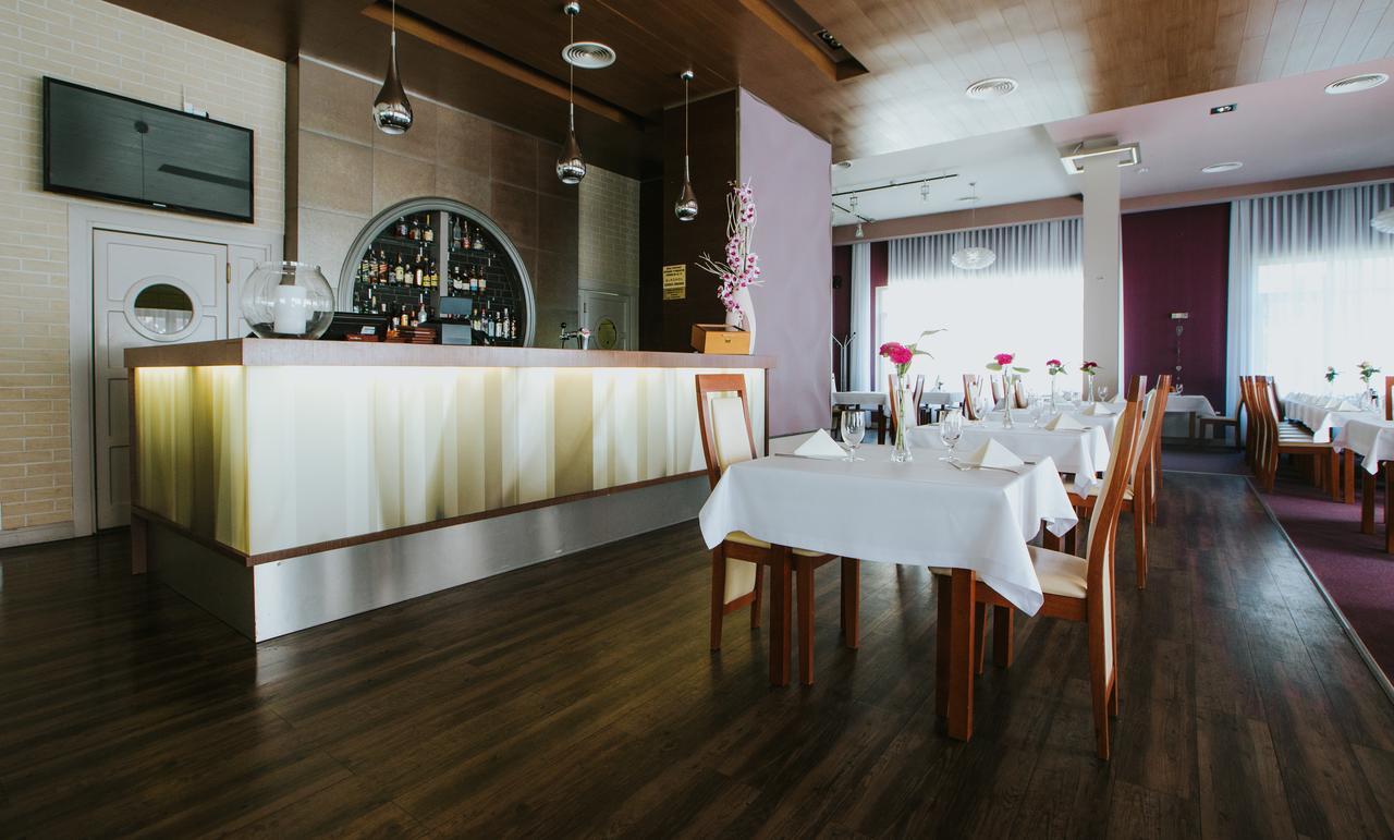 Hotel Radocza Park Business Экстерьер фото